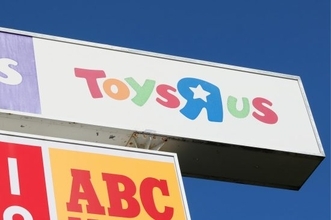 なぜドン・キホーテ親会社は赤字が続く「トイザらス」を買収したのか。“子連れ以外の大人”がおもちゃを買う消費動向に注目