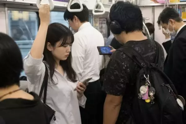 「お前に迷惑かけたか？」電車内で音漏れを注意したら“まさかの逆ギレ”。何も言えなくなって…アンケートで低順位も「実は大迷惑」な本音