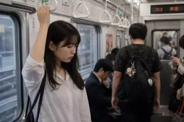 「「お前に迷惑かけたか？」電車内で音漏れを注意したら“まさかの逆ギレ”。何も言えなくなって…アンケートで低順位も「実は大迷惑」な本音」の画像