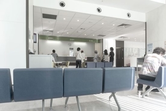 「そんなんじゃ聞こえねえよ」“女性受付にだけ”威圧的な50代男性。強めの口調で一喝され、病院を出禁になるまで――大反響セレクション