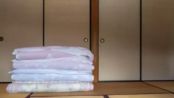 年末年始、義実家に行くのが実は憂鬱なワケ「夜中に何度も目が覚めて…本当のことは言えません」