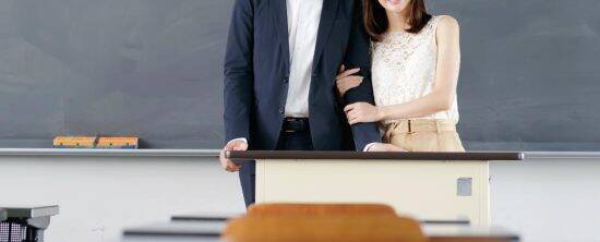 元旦のラブホテルでまさかの再会。高校時代の先生たちが恥ずかしい姿で目の前に…「何とも気まずい経験でした」――週末ベスト