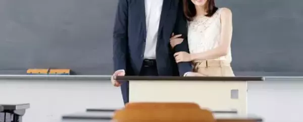 「元旦のラブホテルでまさかの再会。高校時代の先生たちが恥ずかしい姿で目の前に…「何とも気まずい経験でした」――週末ベスト」の画像