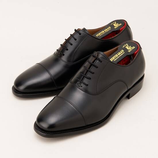 最新スニーカーなのに「立ち仕事で疲れる」ワケ。“ふわふわクッション”を選んではいけない理由