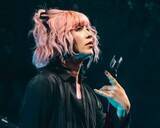 「“衝撃のデビュー”から28年、IZAMの現在。ブレイク時は「1〜2時間しか寝られなかった」苦しかった“葛藤”も明かす」の画像4