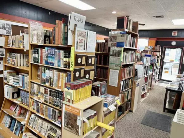 「過去5年間のSNS履歴の提出、教育現場での禁書…アメリカで進行する言論統制。日本人も他人事とは言い切れない理由」の画像