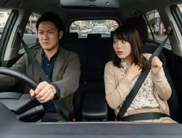 ドライブデート中、実は女性に「幻滅されている」行動3つ。「悪気がないのはわかるけど…」見直すべきポイントは