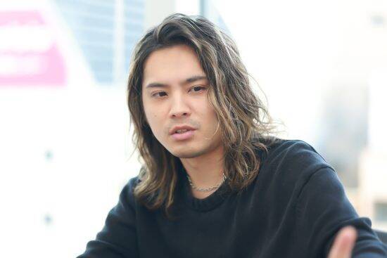 元NEWS・草野博紀が明かす、“グループ脱退まで”と“その後の人生”。週刊誌報道には「『終わった』という言葉しか…」