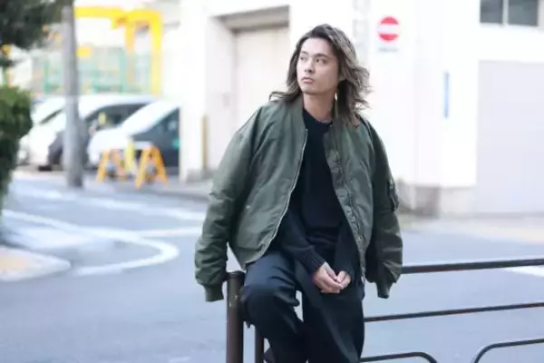 「元NEWS・草野博紀が明かす、“グループ脱退まで”と“その後の人生”。週刊誌報道には「『終わった』という言葉しか…」」の画像