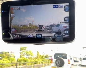 あおり運転してきた白いワゴンはまさかの“社用車”。ドライブレコーダーの映像を相手企業に送った結果――年末年始ベスト