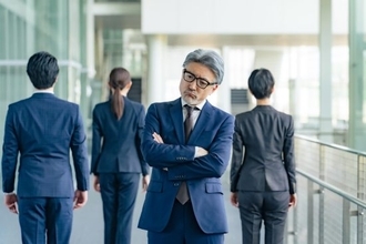 日本で中間管理職は生きづらい！部下をうつ病にさせないマネジメントを解説／佐藤優