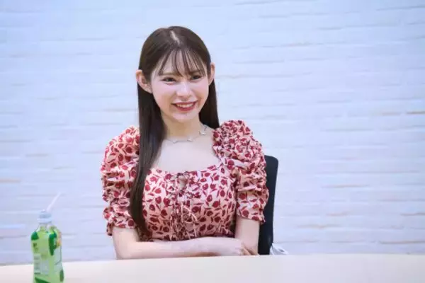 「「堕ちた」と言われても後悔はない。元アイドルのセクシー女優が、病気で働けない両親の生活費を“全額稼ぐ”切実な理由」の画像