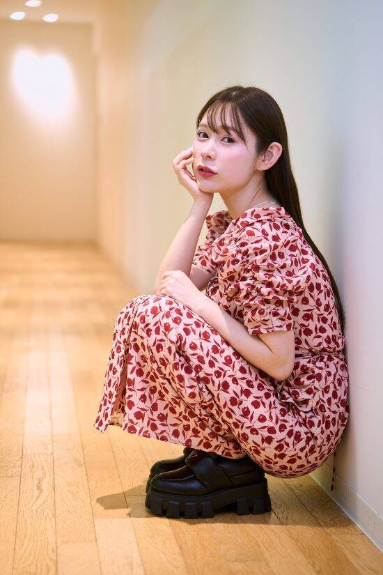 「堕ちた」と言われても後悔はない。元アイドルのセクシー女優が、病気で働けない両親の生活費を“全額稼ぐ”切実な理由
