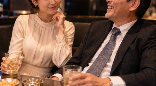 キャバ嬢にハマる中年男性の“残念な共通点”…「押したらイケた」が命取りとなってしまうワケ