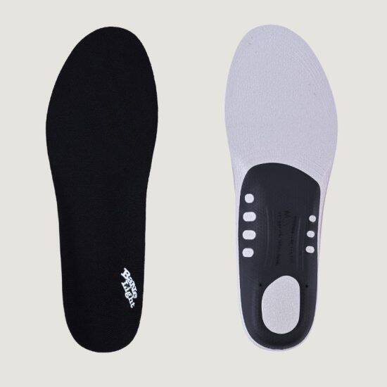 没落するナイキと新勢力で分かれた明暗、JALの“スニーカー解禁”で見えたこと…2025年「激変する靴業界」を総括