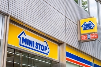 “おにぎり偽装”が招いた、ミニストップの巨額赤字。深夜に「一人で70個握る」現場の悲鳴…揺らぐコンビニのビジネスモデル