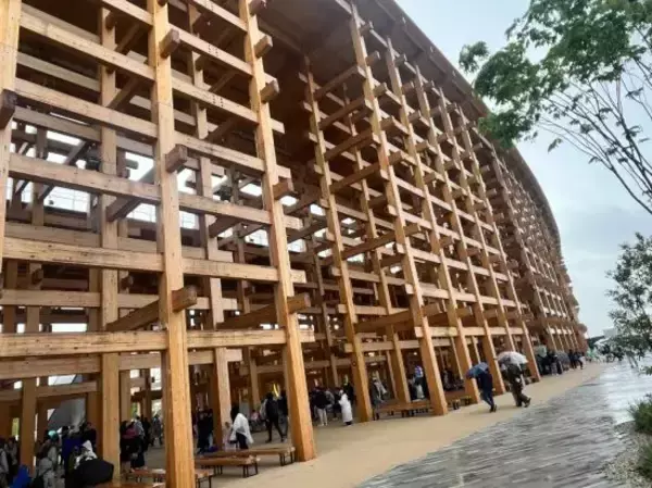 「大阪万博の象徴だった「大屋根リング」保存に問題山積。すでに腐食が始まっている部分も…財源すら「未定」」の画像