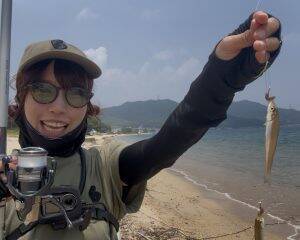 「釣れる魚は増えたけど、友達は減った」現役OL釣りYouTuberが“会社を辞めない”理由