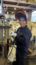高校を中退、極貧生活から21歳で独立した女性溶接工。「本当に嫌いだった」父を従業員として雇ったワケ