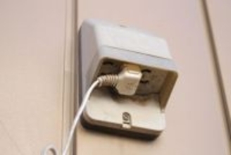 隣に住む老夫婦が「勝手に自宅のコンセントを使っている」ことが発覚！証拠画像を突きつけた結果…――3連休ベスト