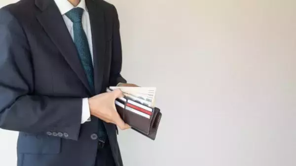 「お金持ちでもカッコ悪く見える男性の特徴。銀座ホステスが見た「バーキン買える」でフラれ続ける“残念なお客様”」の画像