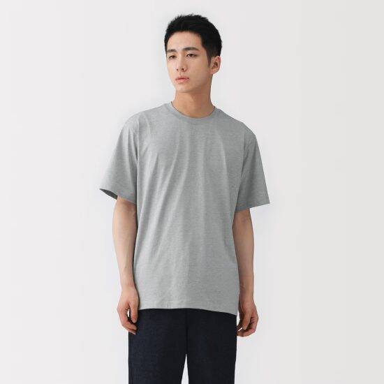 コスパ最強の無地Tシャツ「990円には見えない高級感」「高級ブランドと見間違えるようなクオリティ」プロが買っている5アイテム