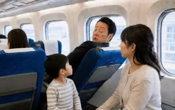 「後ろの人のことを考えられない人だね」無言で新幹線のリクライニングを倒した男性に、5歳児が放った“純粋すぎる一言”