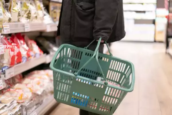 「「笑顔で接客しただけなのに…」女子高生バイトに“勘違い”した中年男性客。待ち伏せされて言われた“恐怖の一言”とは」の画像