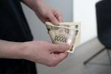 「「30万円貸した友人」に返済を迫ったら悪者扱いされ…40代男性に「金よりも惜しい」と思わせた要素とは」の画像1