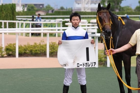 昨年74勝の競馬若手のホープが遅刻で戒告…同日に「重賞4勝目」の同期と分かれた明暗