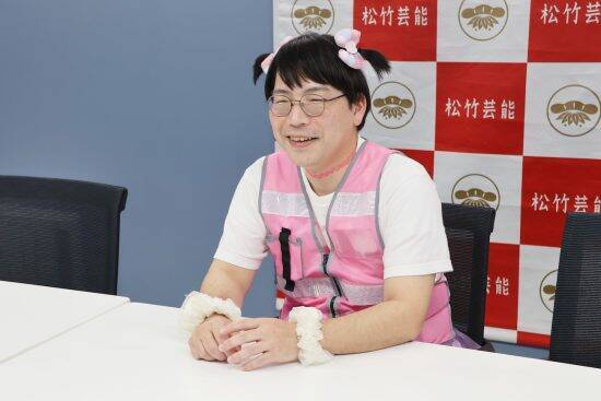 「自分が恥ずかしくなった」“43歳おじさん芸人”が行政書士資格を取得したワケ…人生を変えた先輩芸人との遭遇