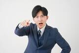 「新幹線の自由席を「1人で2席分占領する」女性…ガタイのよい男性がとった“強硬手段”とは。3年分の調査で判明した「座席マナー」への根深い怒りも」の画像3