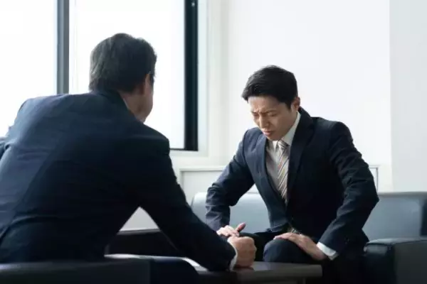 40代で発覚する人も急増…3つの事例でわかる「グレーゾーン社員」の特徴。ハラスメントにならない接し方も紹介