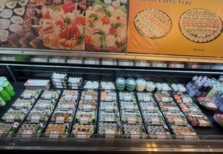 アメリカのスーパーで「すし」が爆売れしている理由とは？1人1000ドル（約16万円）の高級店を尻目に