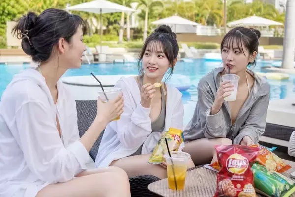 「「あんた誰!? ウチの彼氏となにしてんの？」女性27歳を襲ったプールでの悲劇／夏の出会いは減っている？ 全国の水浴場の数と“出会いのかたち”を調べてみた」の画像