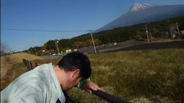 「150回以上転職した42歳男性、物価高で1日1食生活が定着。今年の漢字は安定の「飛」」の画像