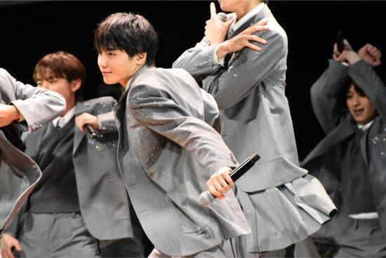 秋元康プロデュースの新ボーイズグループ 「Cloud ten」が始動、元料理人や東大生ら30人が集結