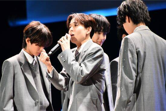 秋元康プロデュースの新ボーイズグループ 「Cloud ten」が始動、元料理人や東大生ら30人が集結