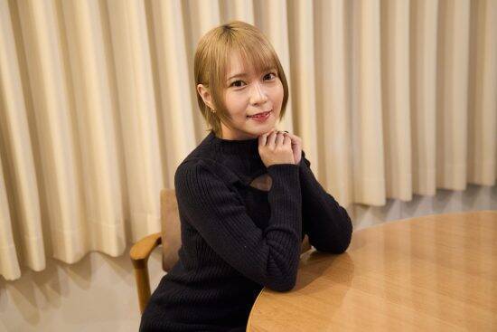 「私が出た週刊誌を父が読んでたんです」セクシー女優になった女性が“親バレ”した瞬間。電話越しにかけられた言葉とは