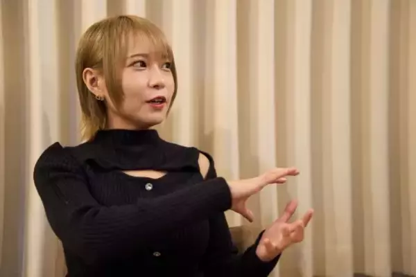 「「私が出た週刊誌を父が読んでたんです」セクシー女優になった女性が“親バレ”した瞬間。電話越しにかけられた言葉とは」の画像