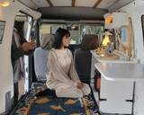 「「38万円の中古車でガサガサ遊ぶ」人気女性キャンパーが提唱する車中泊スタイル「“自分の好き”を小さな空間に詰め込める」」の画像17