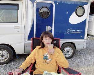 「38万円の中古車でガサガサ遊ぶ」人気女性キャンパーが提唱する車中泊スタイル「“自分の好き”を小さな空間に詰め込める」