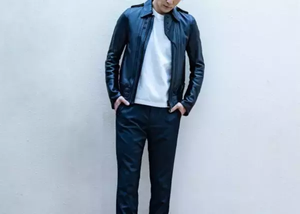 「その格好、時代遅れじゃない？」42歳男性が一刀両断された“痛い中年ファッション”の特徴。「すぐできる」改善コーデも紹介