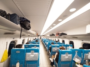 「子どもだから仕方ない…でも」新幹線で絶叫する園児より気になった“母親の態度”