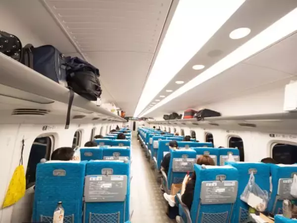 「子どもだから仕方ない…でも」新幹線で絶叫する園児より気になった“母親の態度”