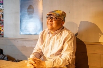 「表情は一切わからない」コージー冨田(59)、糖尿病で“視力の大半”を失い人工透析を続ける日々。26歳で発症も放置した後悔