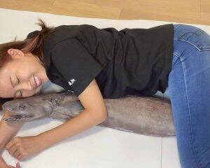 高3で、突然「あいうえお」が発声できなくなった…「喉に金属を埋める手術」を受けた34歳女性が“救い”を見つけるまで