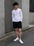 「同じユニクロでも…ダサく見える人の「NG着こなし」4選。中年男性が陥りがちな“サイズ選びの罠”」の画像1