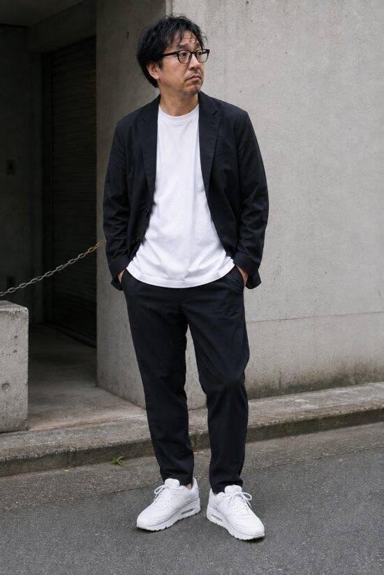 同じユニクロでも…ダサく見える人の「NG着こなし」4選。中年男性が陥りがちな“サイズ選びの罠”
