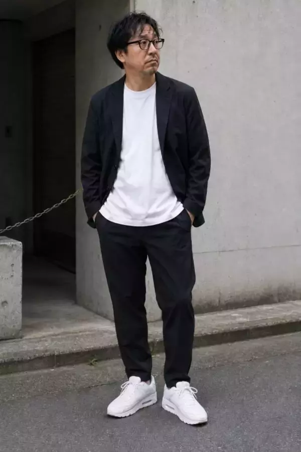 「同じユニクロでも…ダサく見える人の「NG着こなし」4選。中年男性が陥りがちな“サイズ選びの罠”」の画像